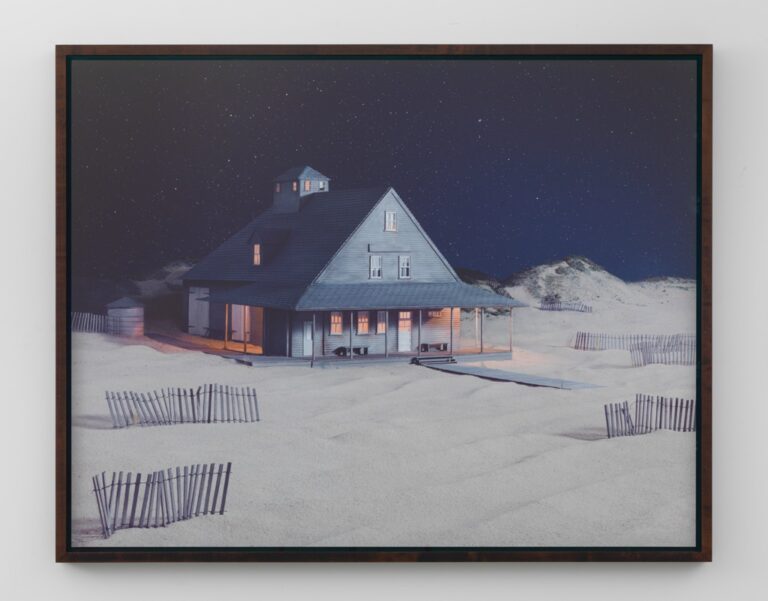 James Casebere, Party at Caffey s Inlet Lifesaving Station, 2013 - courtesy Lisson Gallery - photo Daniele Venturelli