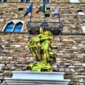 Sorpresa. Anche Camillo Langone e Tomaso Montanari sono d’accordo con noi a lasciare Jeff Koons in Piazza della Signoria a Firenze