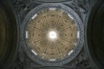 La Cupola prima degli interventi di restauro del 2007 2009 con le tonalità “fredde” conferitegli dal ritinteggio di Carlo Buratti del 1718 1719 La cupola della Chiesa dei Santi Luca e Martina a Roma ritrova le cromie originarie. Presentati i lavori di restauro degli stucchi di Pietro da Cortona, nell’ottica del cantiere aperto