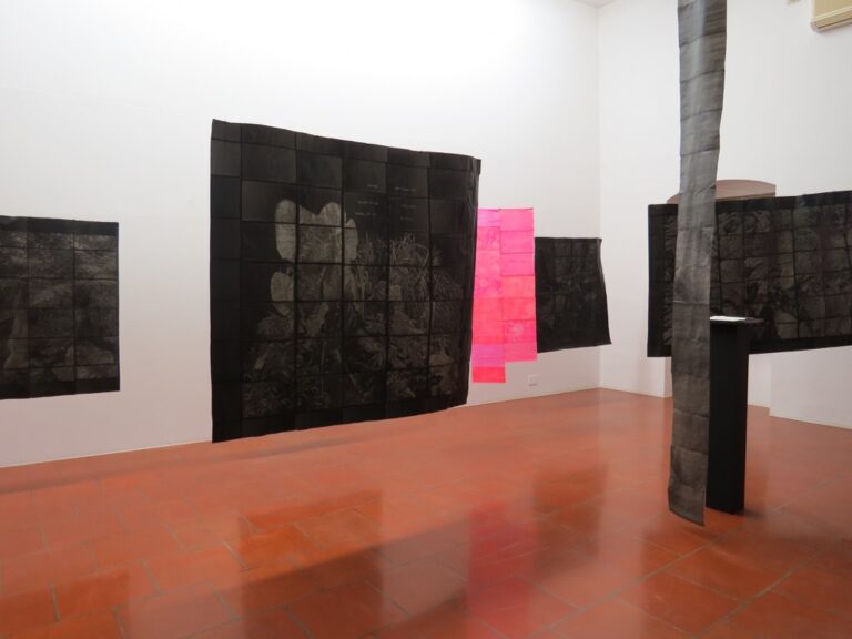 Marta Roberti – Il fondo sale alla superficie (senza cessare di essere fondo) – veduta della mostra presso la Galleria Doppelgaenger, Bari 2015