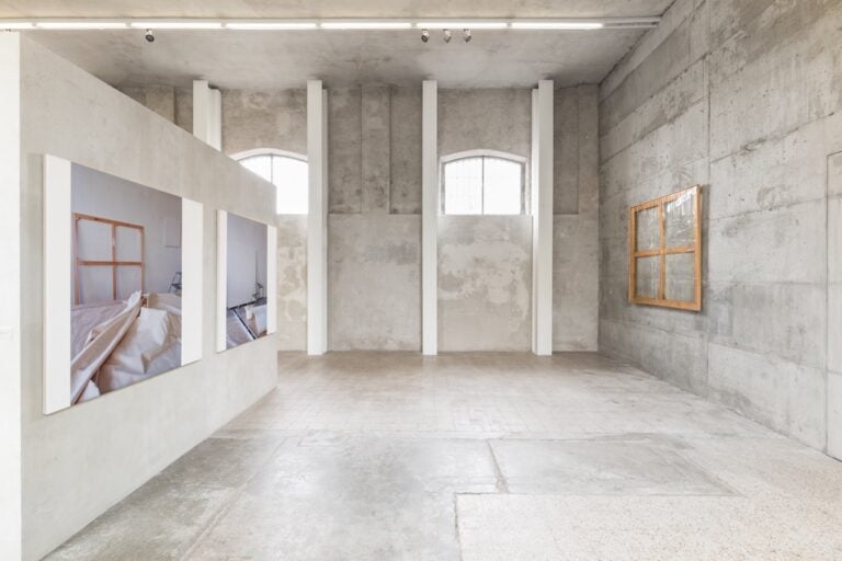 Recto Verso - Fondazione Prada, Milano 2015 - photo Delfino Sisto Legnani Studio - Courtesy Fondazione Prada - Ian Wallace (sx) e Carla Accardi (dx)
