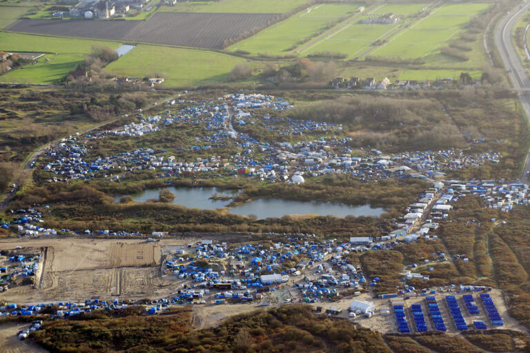 Tendopoli di migranti a Calais