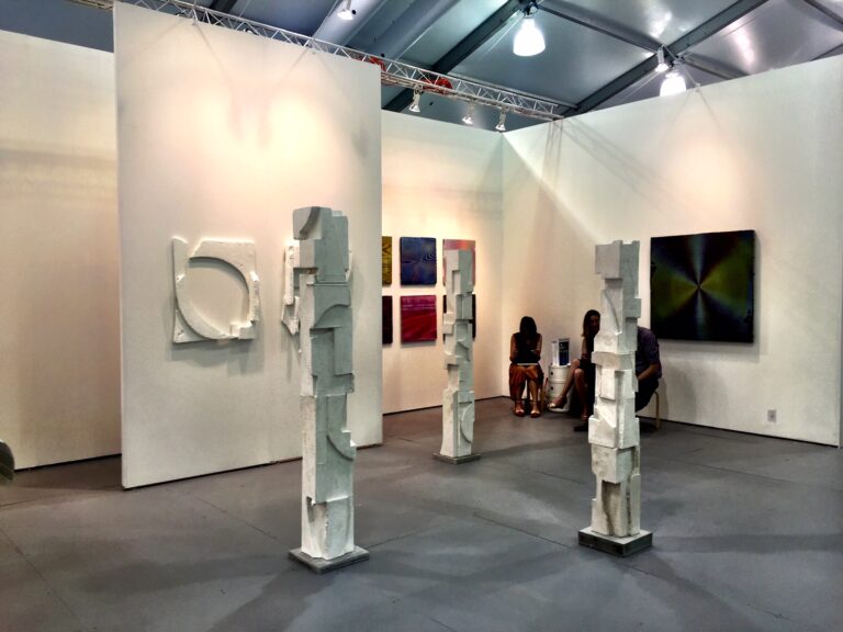 Untitled 2015 Miami 05 Miami Updates: immagini dalla quarta edizione di Untitled. Fiera in crescita, 120 gallerie e partner di prestigio: come Toilet Paper di Cattelan-Ferrari