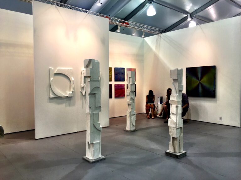 Untitled 2015 Miami 05 Miami Updates: immagini dalla quarta edizione di Untitled. Fiera in crescita, 120 gallerie e partner di prestigio: come Toilet Paper di Cattelan-Ferrari