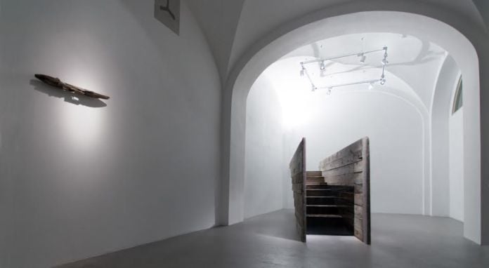 Andrea Santarlasci - Riflessi da un luogo invisibile - veduta della mostra presso la Galleria Passaggi, Pisa 2015
