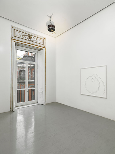 Anri Sala - veduta della mostra presso la Galleria Alfonso Artiaco, Napoli 2015 - photo L. Romano