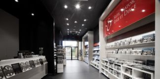 Bookshop Electa al Colosseo - progetto studio di architettura Andrea Mandara - photo Claudia Pescatori
