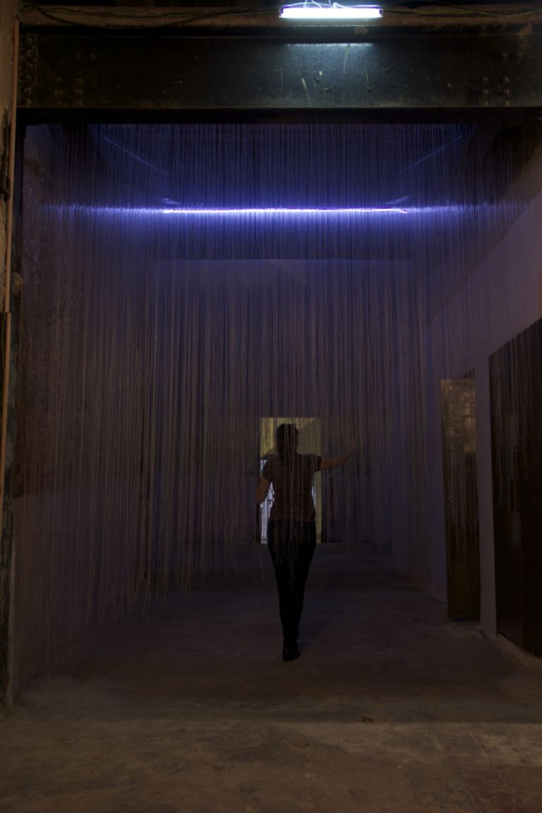 Elizabet Cerviño La extensión de la lluvia foto Paola Martinez Fiterre Italiani in trasferta. Loris Cecchini, Ornaghi&Prestinari e Giovanni Ozzola all’Avana nella sede cubana di Galleria Continua: ecco le immagini
