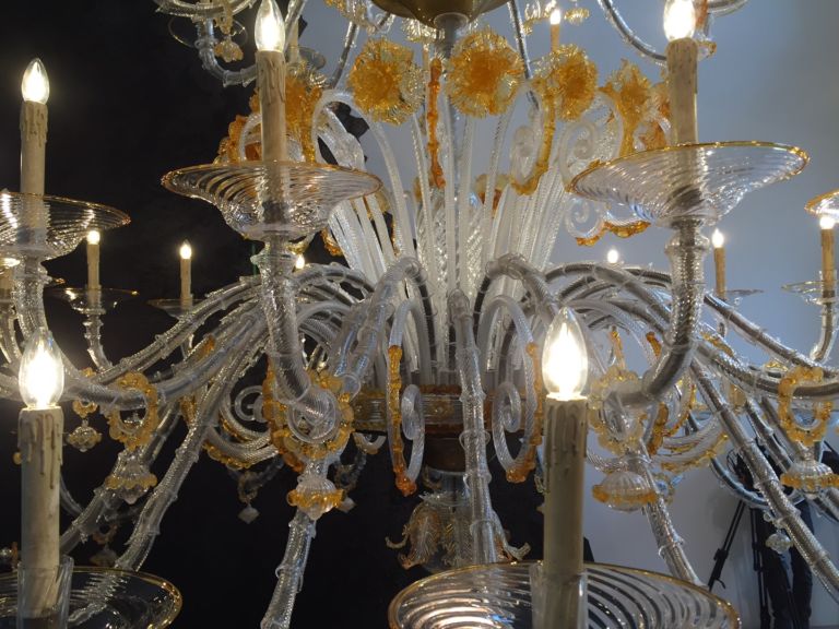 Il lampadario di Murano scampato al terremoto dellEmilia 3 Quel lampadario, simbolo del miracolo post terremoto dell'Emilia. Terminato il restauro del capolavoro della vetreria muranese scampato al sisma nel ferrarese: ecco immagini e video