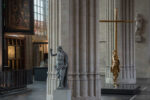 Jan Fabre, The man who Bears the Cross, 2015 - Cattedrale di Anversa - photo Attilio Maranzano