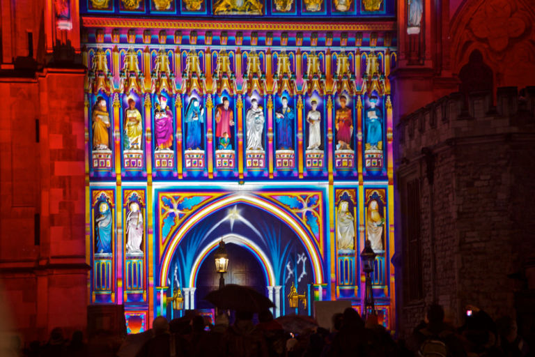 Lumiere London foto Mario Bucolo 01 L’abbazia di Westminster in technicolor. Londra capitale anche della light art, con 30 spettacolari installazioni per il festival Lumiere: ecco immagini e video