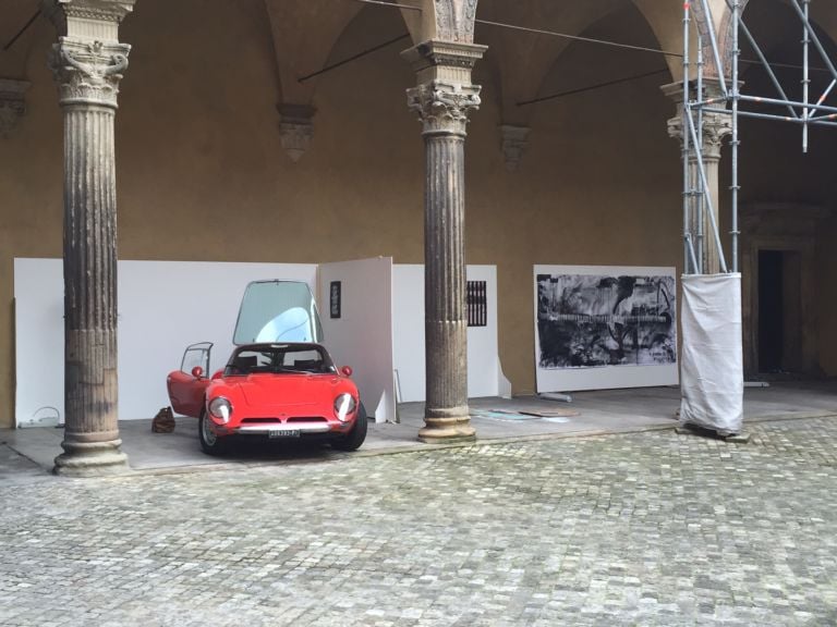 Nè qui né altrove Palazzo Bevilacqua Ariosti Bologna 8 Bologna Updates: una nuova fiera collaterale? No, un progetto d'artista. Anzi, di artisti. Immagini dalla mostra "corale" di Pietroniro e Raparelli a Palazzo Bevilacqua Ariosti