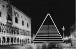 Paolo Scirpa, Ascensionale a induzione spaziale, progetto d'intervento n. 237, 1985. Fotomontaggio. Palazzo Ducale, Venezia