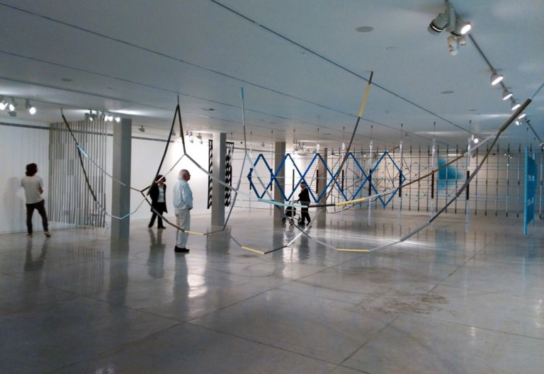 Ronan and Erwan Bouroullec – 17 Screens - veduta della mostra presso il Museum of Arts, Tel Aviv 2015