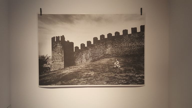 Tre Oci Tre Mostre veduta delle mostre presso la Casa dei Tre Oci Venezia 2016 68 A Venezia va in mostra la fotografia, con il tris di mostre della Casa dei Tre Oci sull’Isola della Giudecca. Oltre duecento scatti in cui domina, ancora una volta, la Laguna