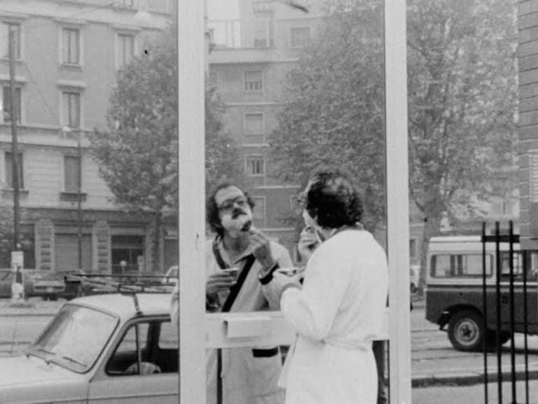 Ugo La Pietra Costruire la città frame Compie dieci anni in Puglia Intramoenia Extra Art. E festeggia con una mostra nel restaurato Palazzo Tupputi a Bisceglie: da Alvin Curran a Jimmie Durham, a Vedovamazzei