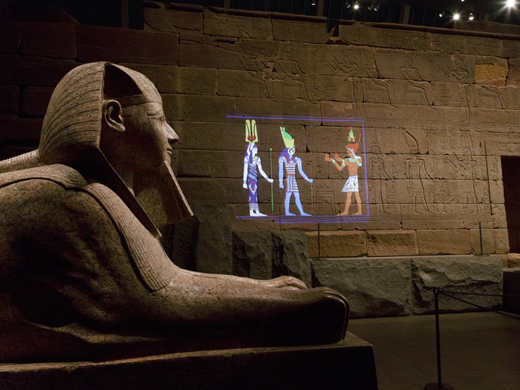 Le pareti del Tempio egiziano di Dendur tornano ai colori originali di 2000 anni fa. Grazie ad un video mapping sperimentale al Metropolitan