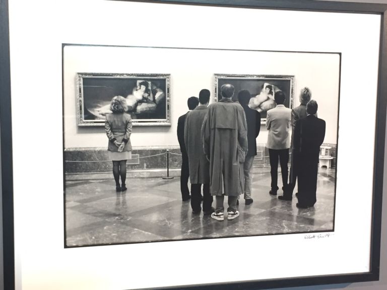 Elliott Erwitt CAOS Terni 07 Immagini e video dalla mostra di Elliott Erwitt al CAOS di Terni. Da Grace Kelly a Che Guevara, a Marilyn Monroe, icone dell'artista che piaceva a Robert Capa