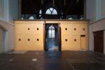 Germaine Kruip Geometria della Dispersione Arte contemporanea nella Chiesa più antica di Amsterdam, nel cuore del quartiere a luci rosse. Ecco la mimetica installazione di Germaine Kruip nella Oude Kerk