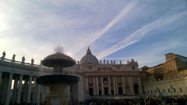 Il colonnato di San Pietro a Roma, opera di Gian Lorenzo Bernini