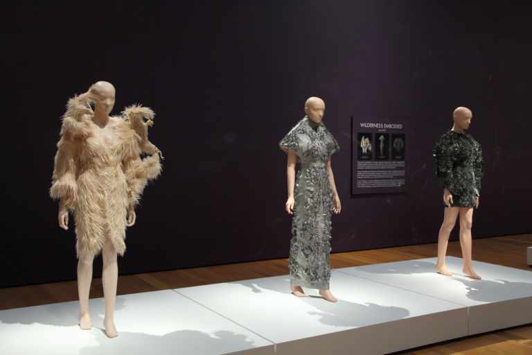 Iris van Herpen Transforming Fashion High Museum of Art di Atlanta 05 Piccoli Alexander McQueen crescono. L'allieva Iris van Herpen di scena con abiti e accessori all’High Museum di Atlanta: le immagini