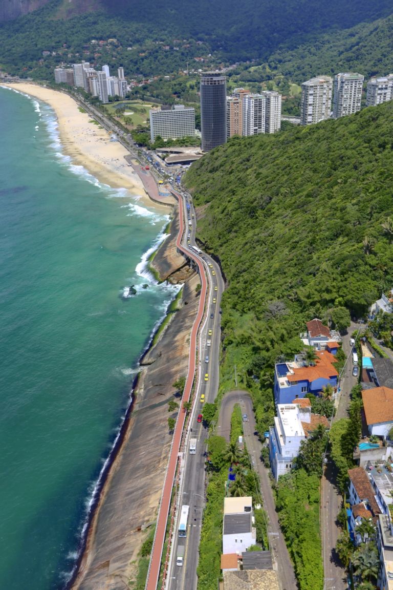 La Ciclovia da Niemeyer a Rio de Janeiro foto ©Marcio Machado 2 Pedalando verso le Olimpiadi 2016. Inaugurata a Rio de Janeiro la Ciclovia da Niemeyer, “la più spettacolare pista ciclabile del mondo”: ecco le immagini