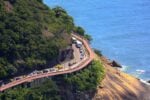 La Ciclovia da Niemeyer a Rio de Janeiro foto ©Marcio Machado Pedalando verso le Olimpiadi 2016. Inaugurata a Rio de Janeiro la Ciclovia da Niemeyer, “la più spettacolare pista ciclabile del mondo”: ecco le immagini