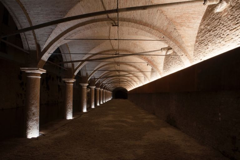 La nuova illuminazione delle Pescherie di Giulio Romano a Mantova foto Gaia Cambiaggi In anteprima da Mantova le immagini della nuova illuminazione artistica delle Pescherie di Giulio Romano. Si accendono i riflettori sulla capitale italiana della cultura 2016