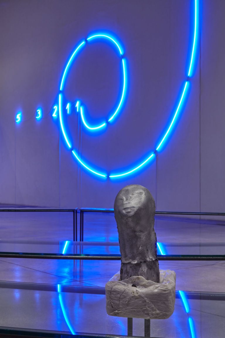 Mario Merz, Un segno nel Foro di Cesare, 2003 - installation view at Museo Macro, Roma 2016 - dettaglio