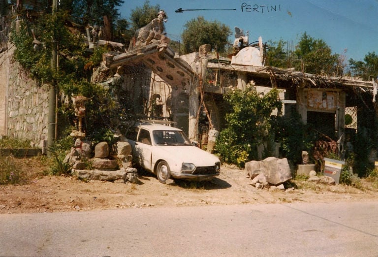 Montecristo project 2016 1 Mostre su un'isola segreta in Sardegna. Con Montecristo project, parte la fase due del progetto Occhio Riflesso: tra outsider art e antropologia