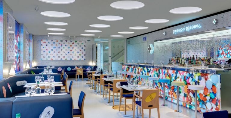 Pharmacy 2 Londra Il ritorno di Pharmacy. Damien Hirst rilancia il celebre concept restaurant nel suo nuovo headquarter londinese della Newport Street Gallery: e si allea con il superchef Mark Hix