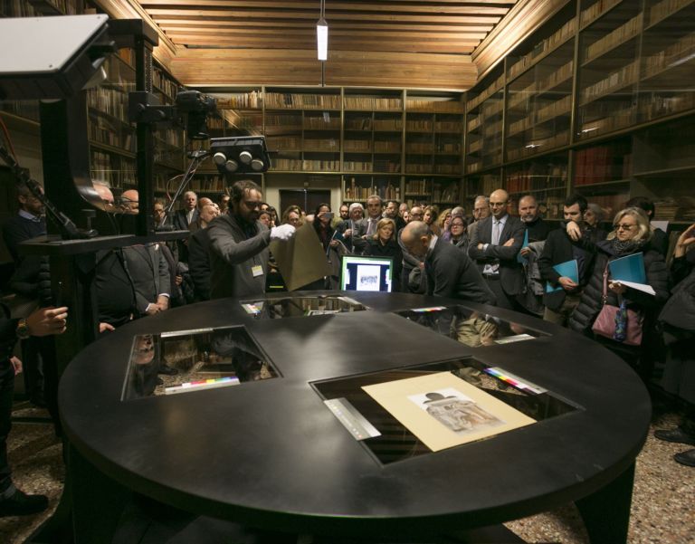 Presentazione Replica 360rv circular scanner Fondazione Cini Venezia 2016 2 Lo scanner più veloce al mondo, a Venezia. Presentato alla Fondazione Cini il rivoluzionario Replica 360rv: che digitalizzeà l'intera fototeca dell’Istituto di Storia dell’Arte