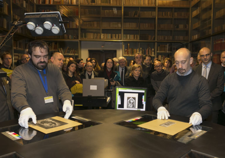 Presentazione Replica 360rv circular scanner Fondazione Cini Venezia 2016 3 Lo scanner più veloce al mondo, a Venezia. Presentato alla Fondazione Cini il rivoluzionario Replica 360rv: che digitalizzeà l'intera fototeca dell’Istituto di Storia dell’Arte