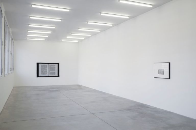 Simon Starling – Red, Green, Blue, Loom Music - installation view at Galleria Franco Noero, Torino 2016