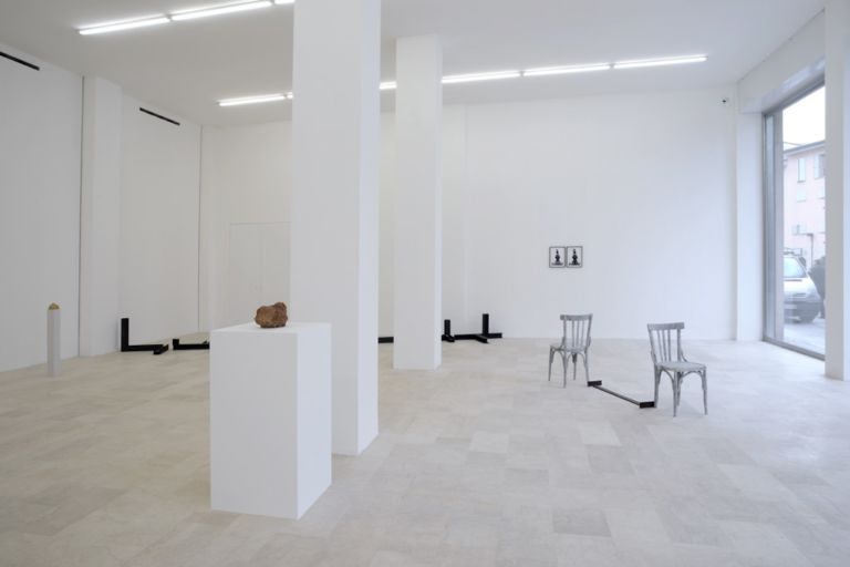 Teoria ingenua degli insiemi - installation view at P420, Bologna 2016 - photo Michele Sereni