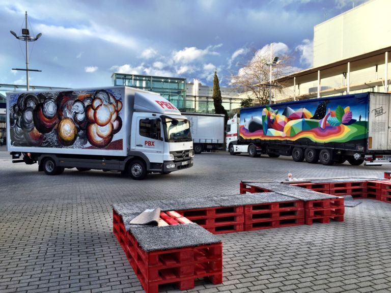 Truck Art Project Madrid 9 Madrid Updates: Street Art in movimento, sui teloni di copertura dei camion. Ecco le immagini del Truck Art Project, dai piazzali esterni di Arco