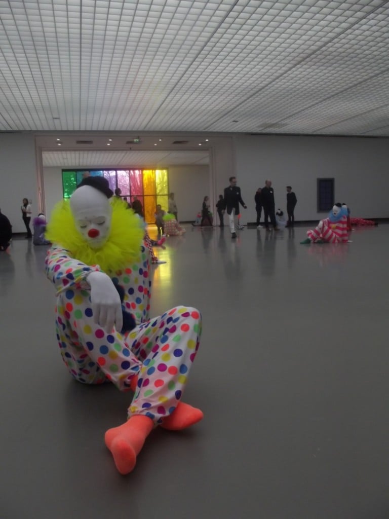 Ugo Rondinone Museo Boijmans Van Beuningen Rotterdam 3 La prima olandese di Ugo Rondinone. Ecco le foto dei 45 pagliacci che occupano lo spazio più prestigioso al Museo Boijmans di Rotterdam