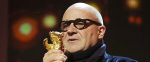 Gianfranco Rosi trionfa alla Berlinale con Fuocoammare. Orso d’Oro per il miglior film, a tre anni dal Leone d’Oro veneziano per Sacro Gra
