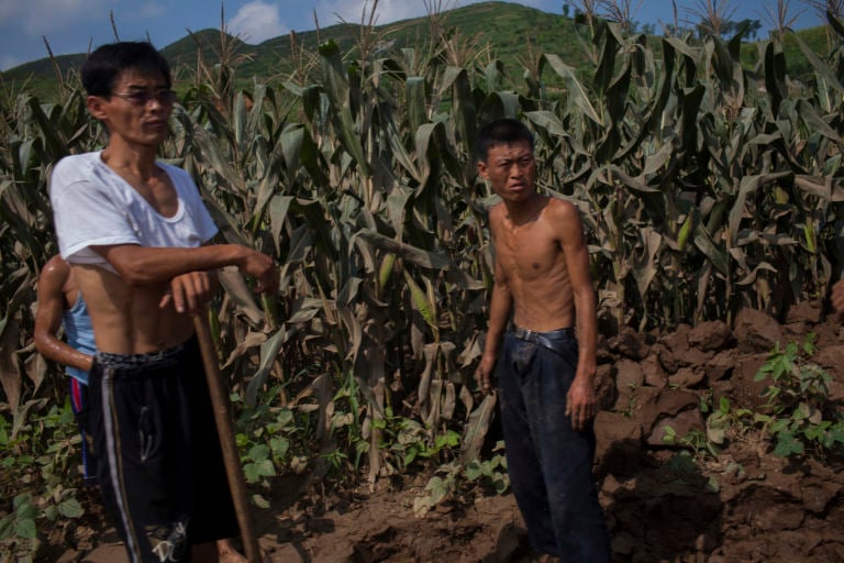 © David Guttenfelder North Korea Life in the Cult of Kim 06 Warren Richardson vince il World Press Photo. È un'immagine di frontiera dell'australiano lo scatto dell'anno per il 2015