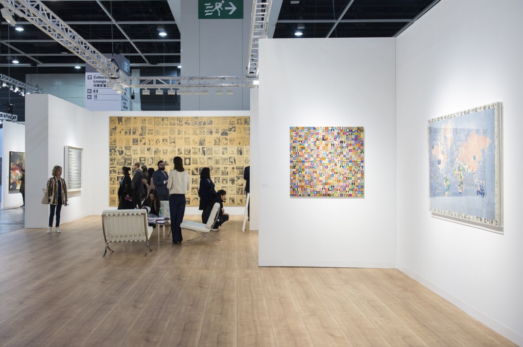 Hong Kong Updates: Un’ invasione di arte italiana Art Basel. Scatti dagli stand delle dieci gallerie nostrane. Estabilished e maestri per il mercato asiatico