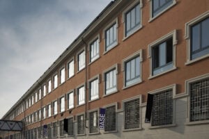 Da Ex Ansaldo a Base Milano. Riaprono a tempo di record gli storici spazi in Zonatortona: co-working, laboratori e tanti eventi. Festa per Miart con Cattelan