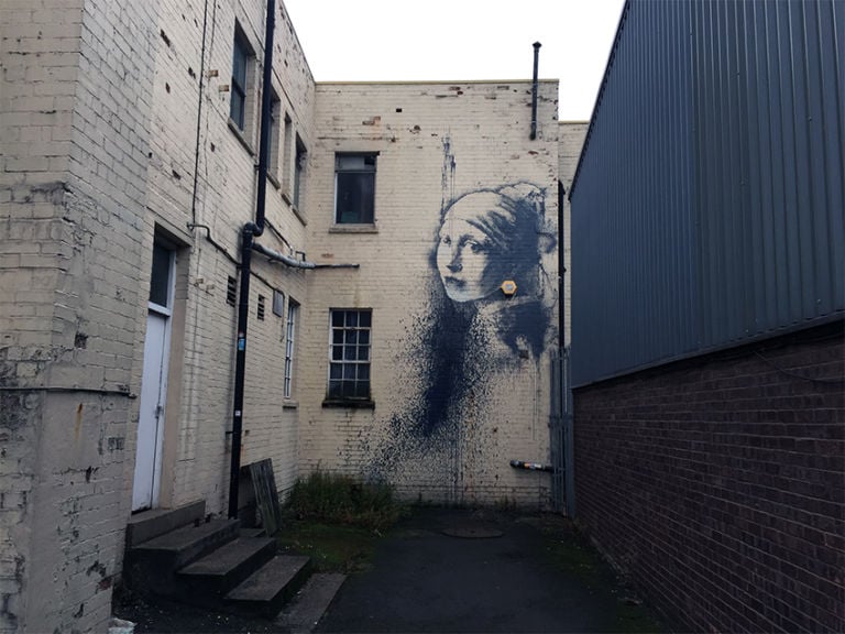 Banksy, La ragazza con l'orecchino di Perla - Bristol