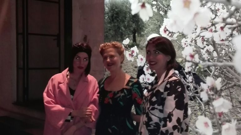Bianca Atzei Patrizia Marras Valentina Argiolas Moda e arte. Da Milano immagini in anteprima della mostra di Daniela Zedda allo spazio Nonostante Marras: un omaggio fotografico, letterario (ed enologico) alla Sardegna