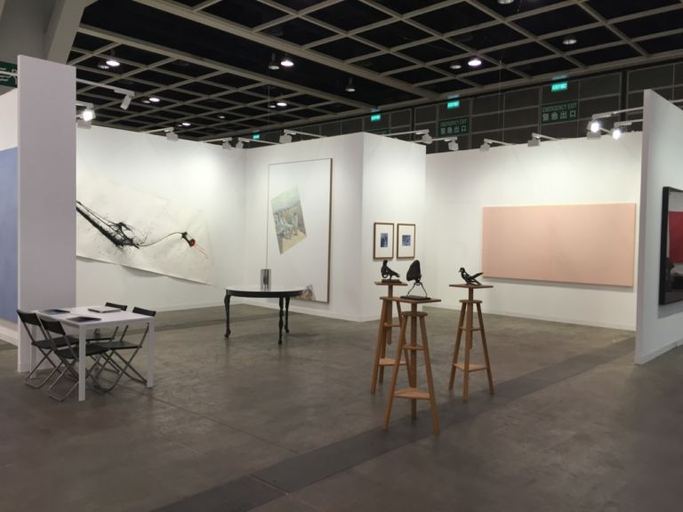 Galleria Lia Rumma Art Basel HK stand Hong Kong Updates: Un' invasione di arte italiana Art Basel. Scatti dagli stand delle dieci gallerie nostrane. Estabilished e maestri per il mercato asiatico