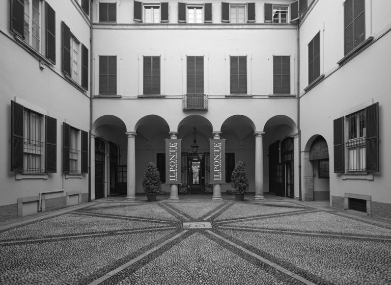 Il Ponte Casa d'Aste - cortile d'ingresso di Palazzo Crivelli, Milano