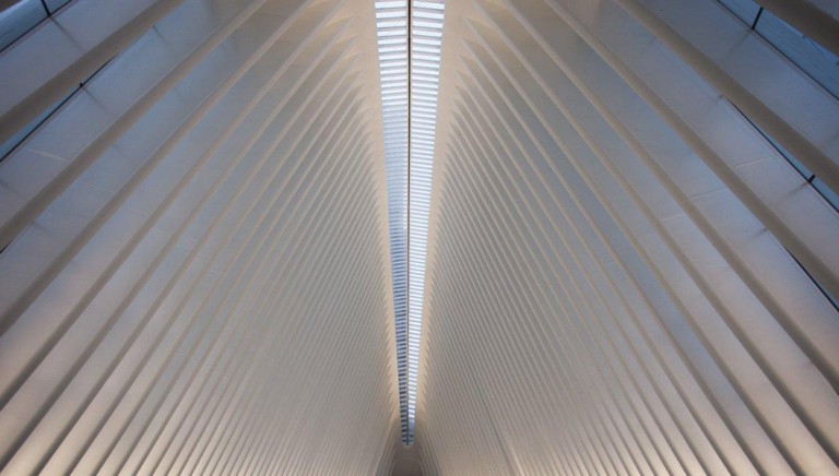 Il World Trade Center Transportation Hub di Santiago Calatrava a New York 1 La nuova stazione di Santiago Calatrava al World Trade Center di New York. Le immagini del Transportation Hub