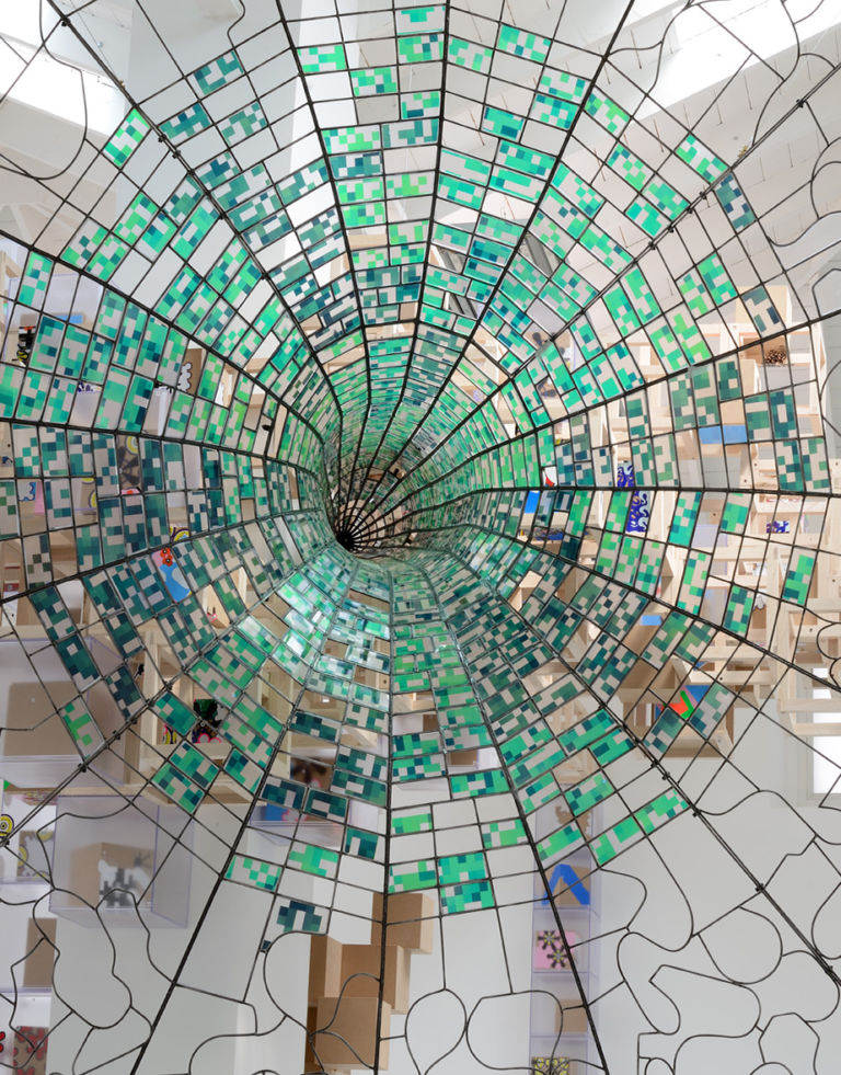 Jacob Hashimoto La galleria Studio La Città apre un nuovo spazio temporaneo a Milano sui Navigli, con l’installazione di Jacob Hashimoto