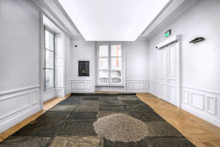 Jannis Kounellis - Brut(e) - installation view at La Monnaie de Paris, Parigi 2016 - photo Manolis Baboussis - © Monnaie de Paris, 2016 - courtesy l’artista