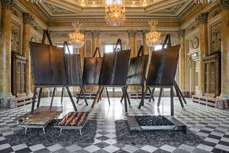 Jannis Kounellis - Brut(e) - installation view at La Monnaie de Paris, Parigi 2016 - photo Manolis Baboussis - © Monnaie de Paris, 2016 - courtesy l’artista