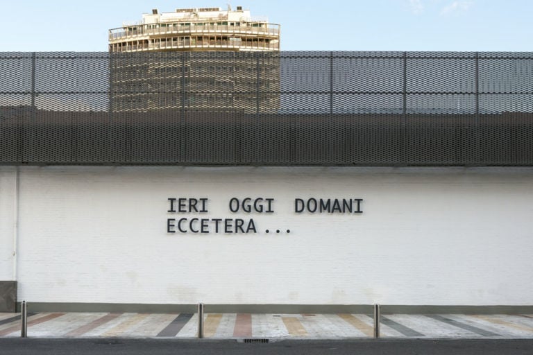 Jonathan Monk, Ieri, Oggi, Domani, Eccetera…, 2016 - courtesy Galleria Enrico Astuni, Bologna – photo Michele Sereni